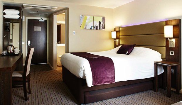 Premier Inn Premier Inn Heathrow Airport Terminal 4 Stanwell Exterior foto